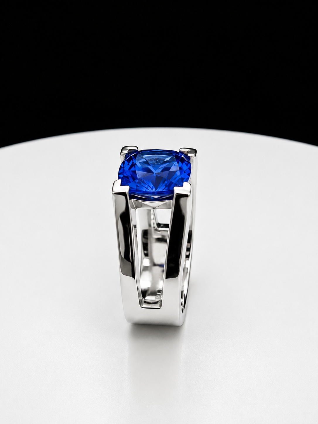 6.51ct Tanzanite ring made in 18ct gold and iridium plated.