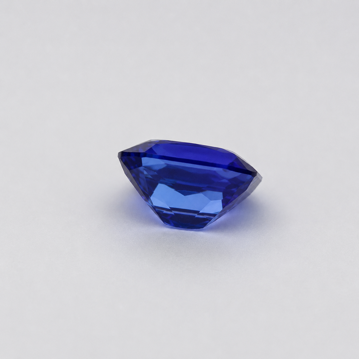 1.95 ct medium blue AAA Tanzanite square cut