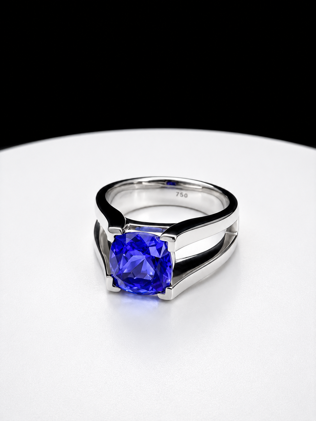 6.51ct Tanzanite ring made in 18ct gold and iridium plated.